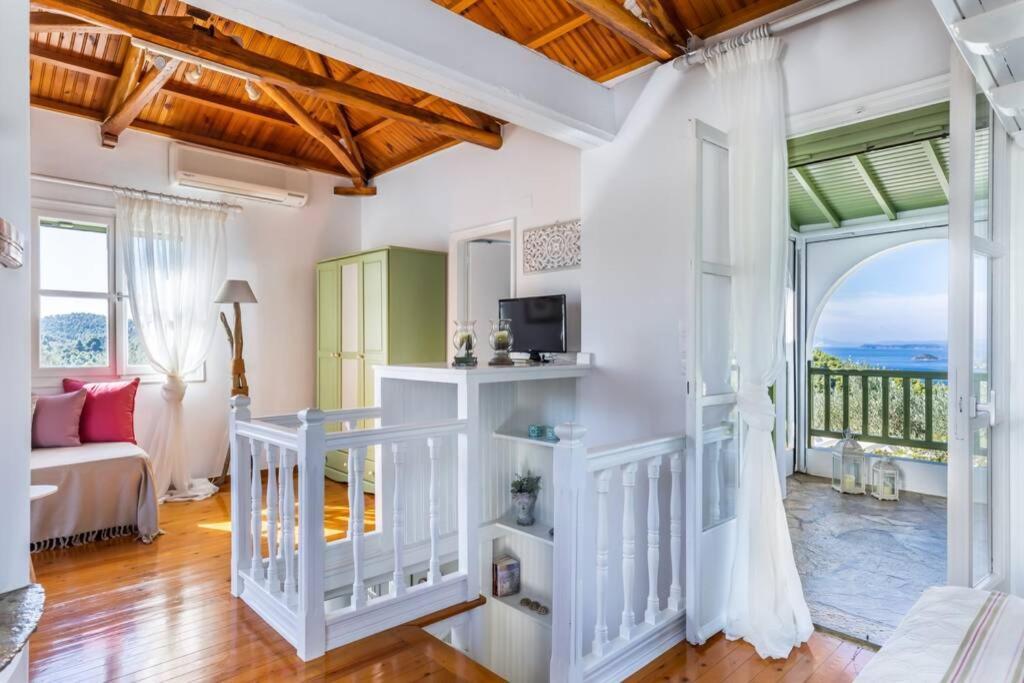 Nina-Myrtia Countryside House Skopelos Ditropo Exterior photo
